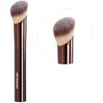 Ambient Soft Glow Foundation Brush