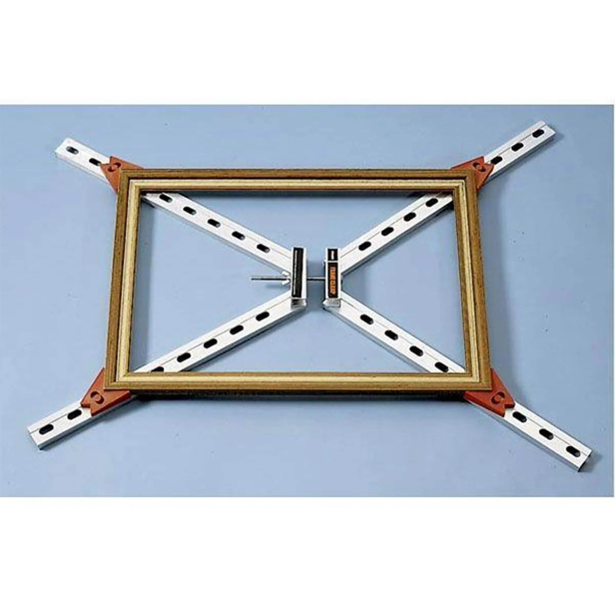 Self-Squaring Frame Clamp