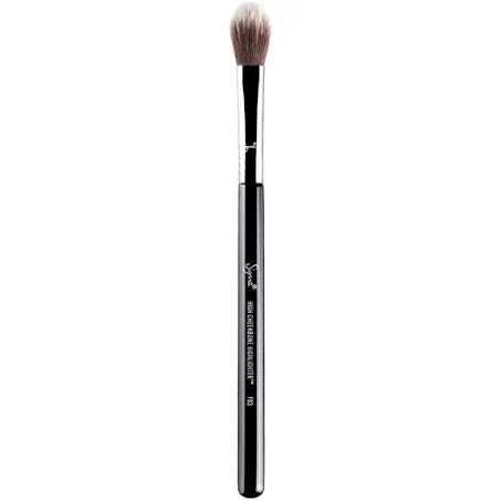 F03 High Cheekbone Highlighter Brush