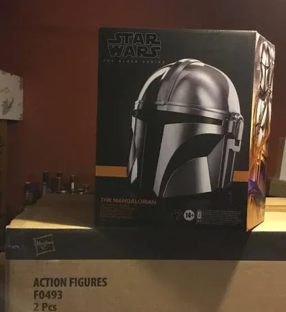 STAR WARS The Black Series The Mandalorian Premium Electronic Helmet Roleplay