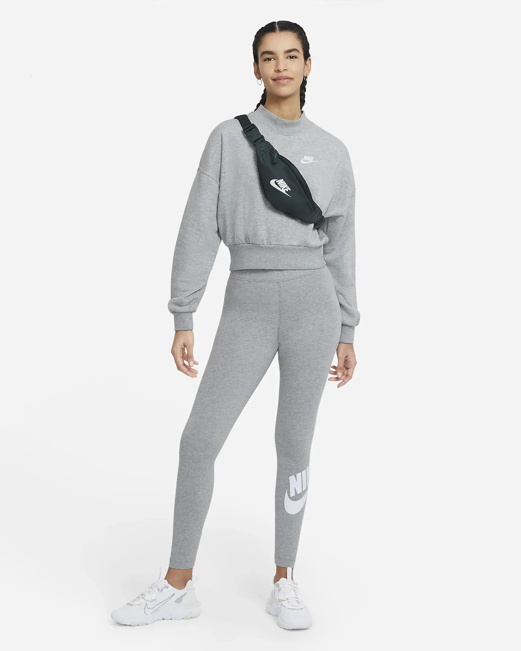 Nike Sportswear Essential
Women's High-Waisted Logo Leggings