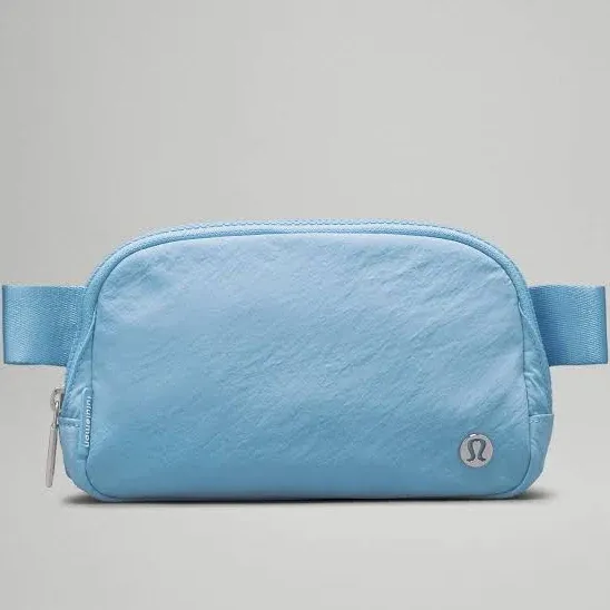 Lululemon Everywhere Belt Bag