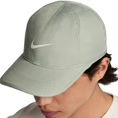 Nike Dri-Fit Club Unstructured Featherlight Cap