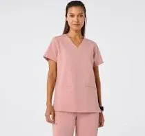 FIGS Women's Casma Three-Pocket Scrub Top