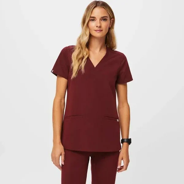 FIGS Women's Casma Three-Pocket Scrub Top