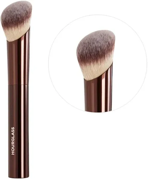 Hourglass Ambient Soft Glow Foundation Brush