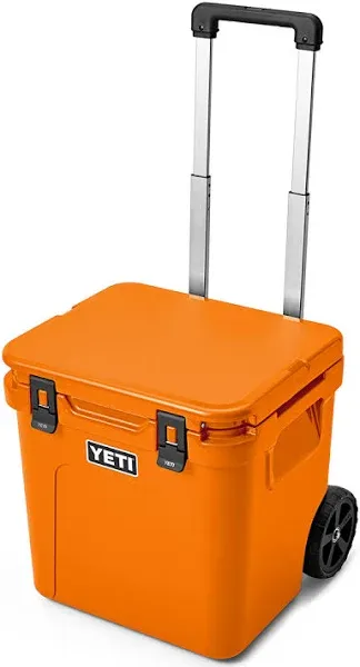 Roadie 60 Wheeled Cooler with Retractable Periscope Handle