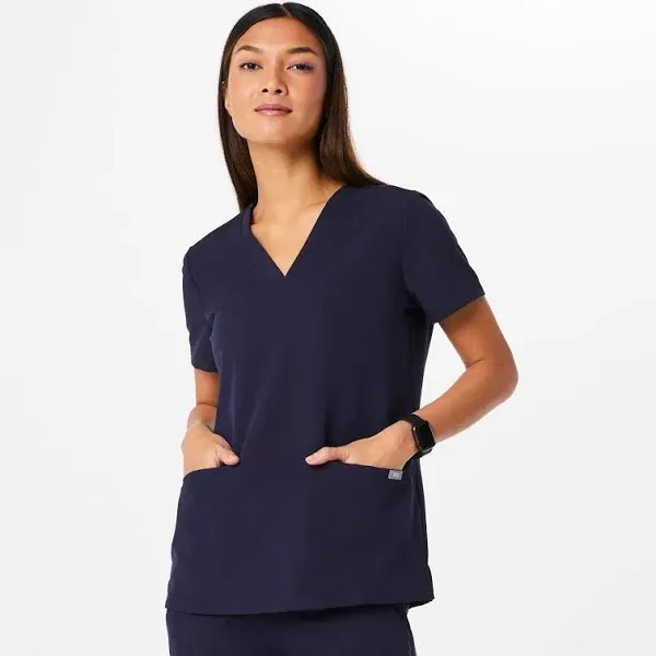 FIGS Women's Casma Three-Pocket Scrub Top