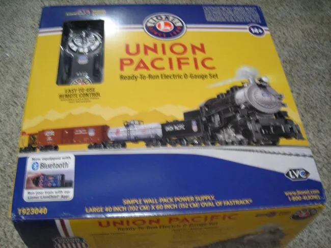 UNION PACIFIC FLYER LIONCHIEF SET with  BLUETOOTH