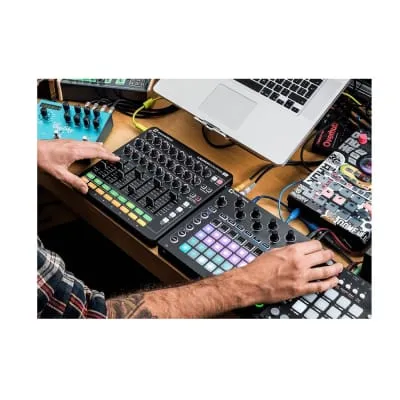 Novation Launch Control XL MIDI USB Ableton Live Controller Bundle with Launch Control XL Case & Knox 3.0 4 Port USB Hub