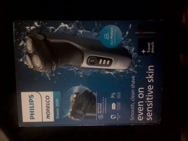 Philips Norelco Wet & Dry Electric Shaver 3600