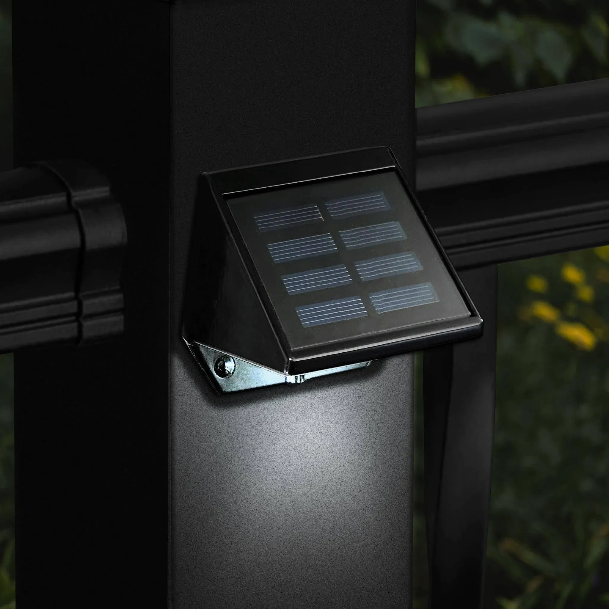 Classy Caps Aluminum Solar Deck & Wall Light - Black